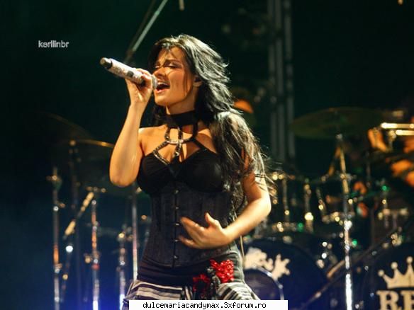 :cool: poze cu may la concerte:x