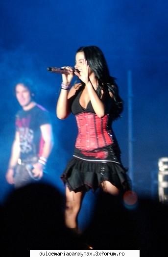 :cool: poze cu may la concerte:x