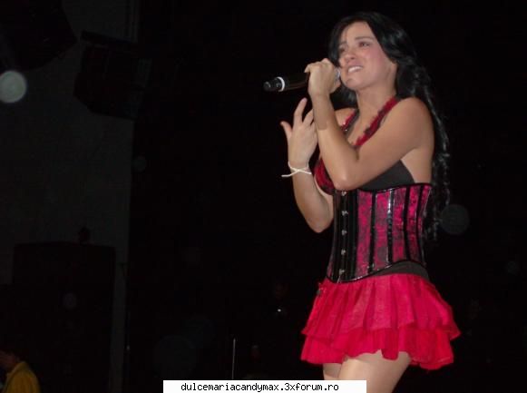 Poze cu May la concerte:X - raluca - Maite
